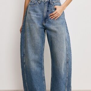 Good American
Good Extreme Barrel Jeans